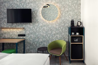 EA Hotel Moment - Doppelzimmer mit Balkon