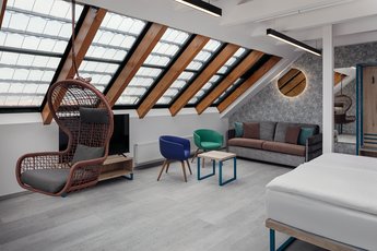 EA Hotel Moment - Suite mit Terrasse und Blick auf die Prager Burg