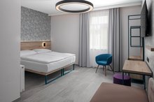 EA Hotel Moment - Suite mit 2 Schlafzimmern, Balkon und Blick auf die Prager Burg