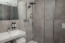 EA Hotel Moment - Doppelzimmer - Badezimmer